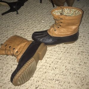 Duck boots